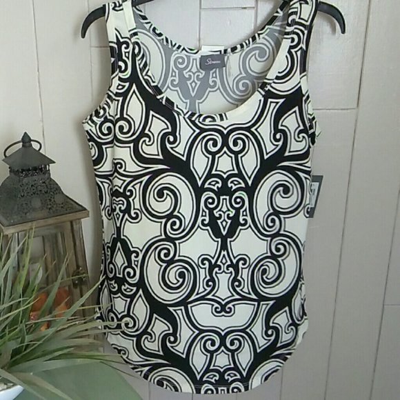 NEW WOMAN'S TOP - Picture 2 of 4